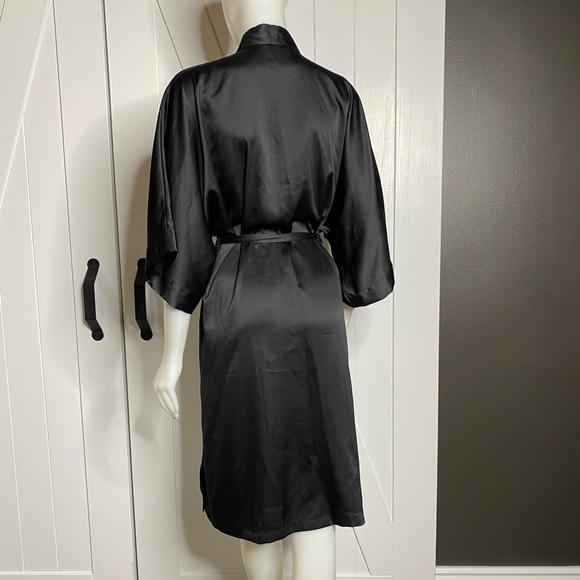 Victoria’s Secret Robe - Picture 5 of 6